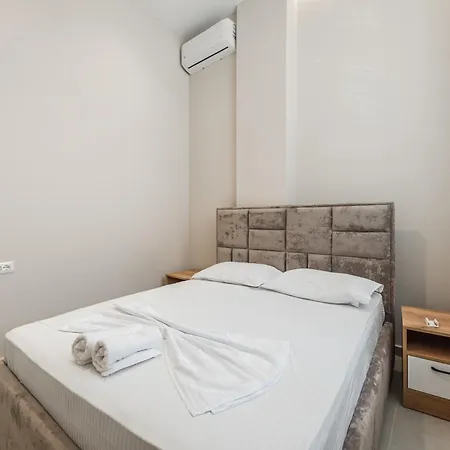 Summer D&a Apartament Golem (Tirana)