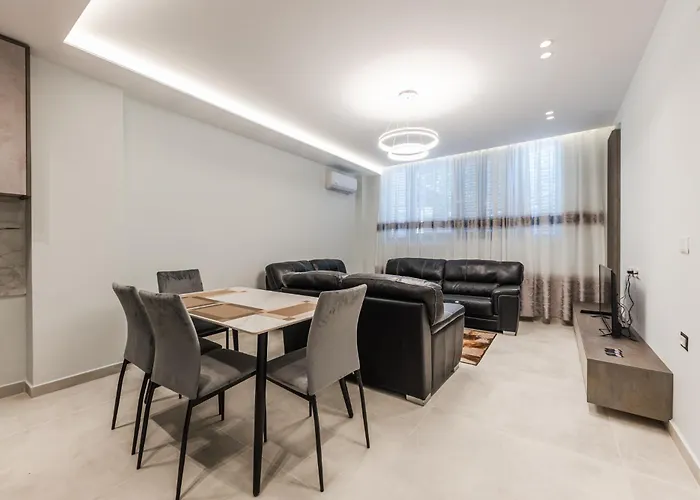 Summer D&a Apartment